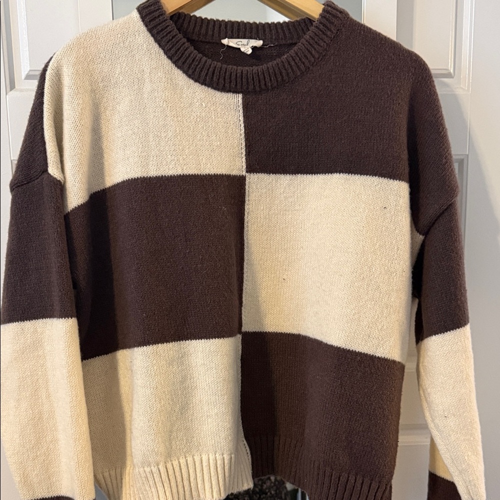 Easel Two-Tone Block Sweater in Brown and Cream - Picture 3 of 6